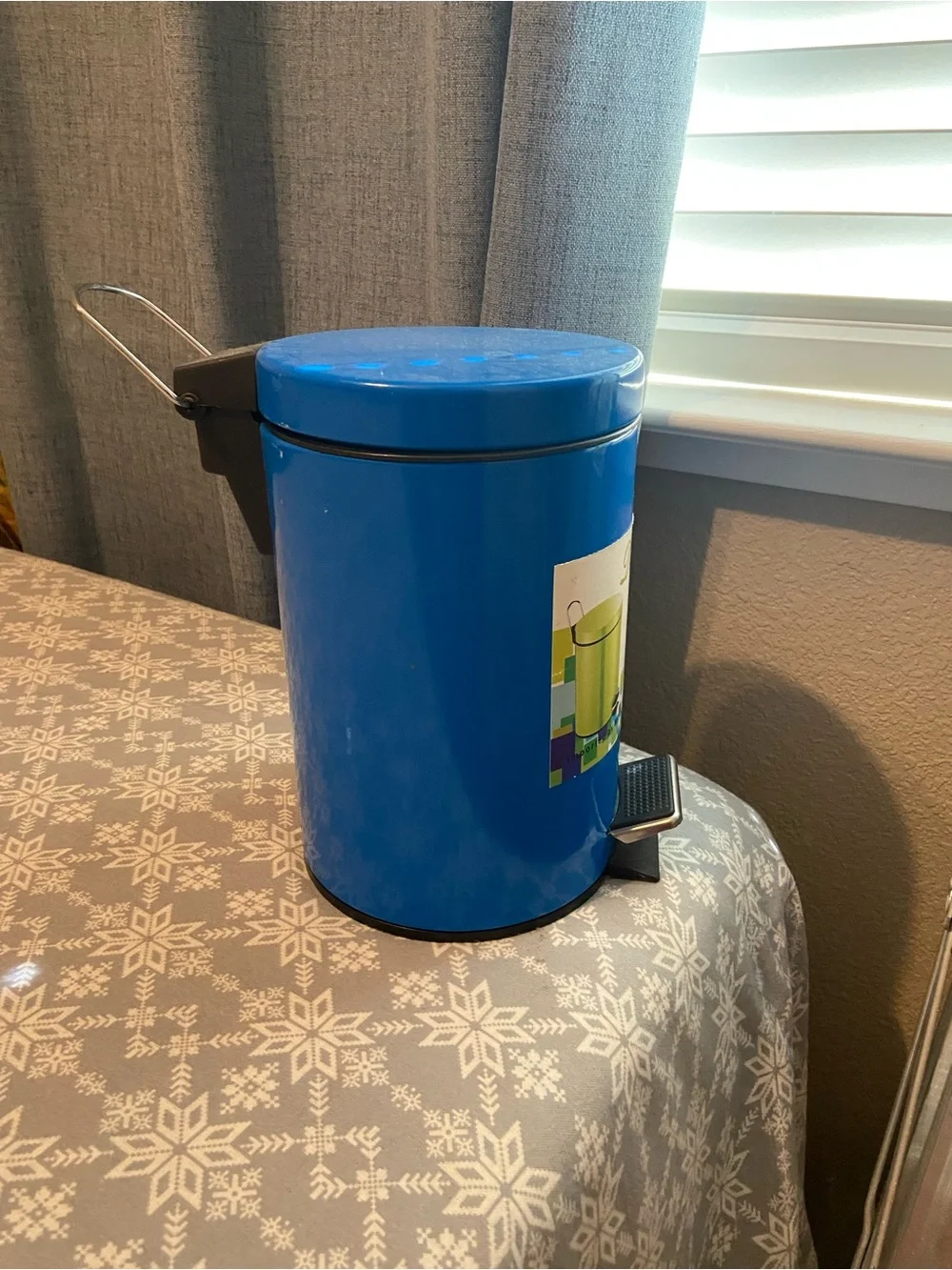 Blue Small Dust Bin Step Trash Can